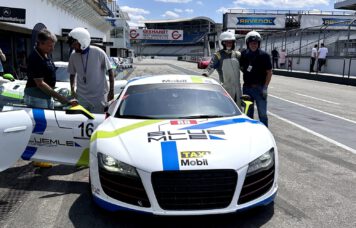 AUDI R8 V10